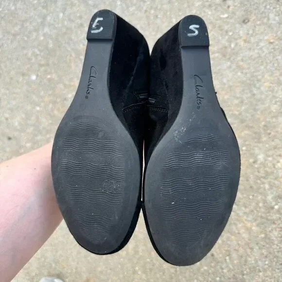 Stylish Black Wedge Ankle Boots - Picture 6 of 7